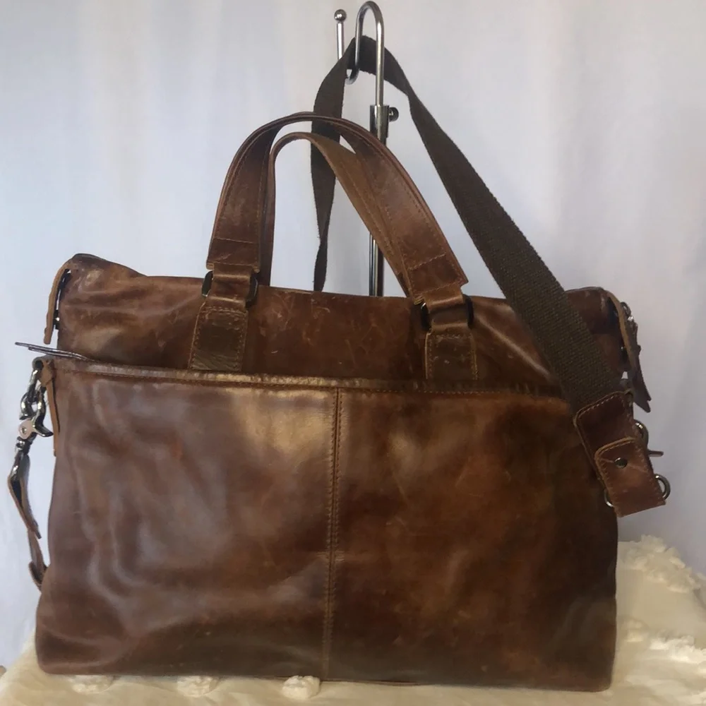 BACCINI Leandro cognac brown distressed genuine leather laptop bag. Detach strap
